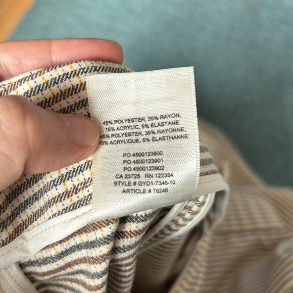 Babaton Aritzia pencil skirt - Picture 8 of 10